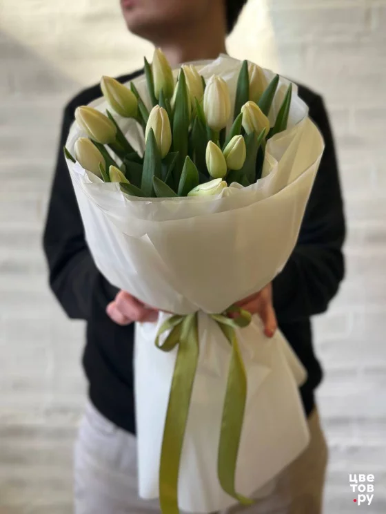 15 Белых тюльпанов